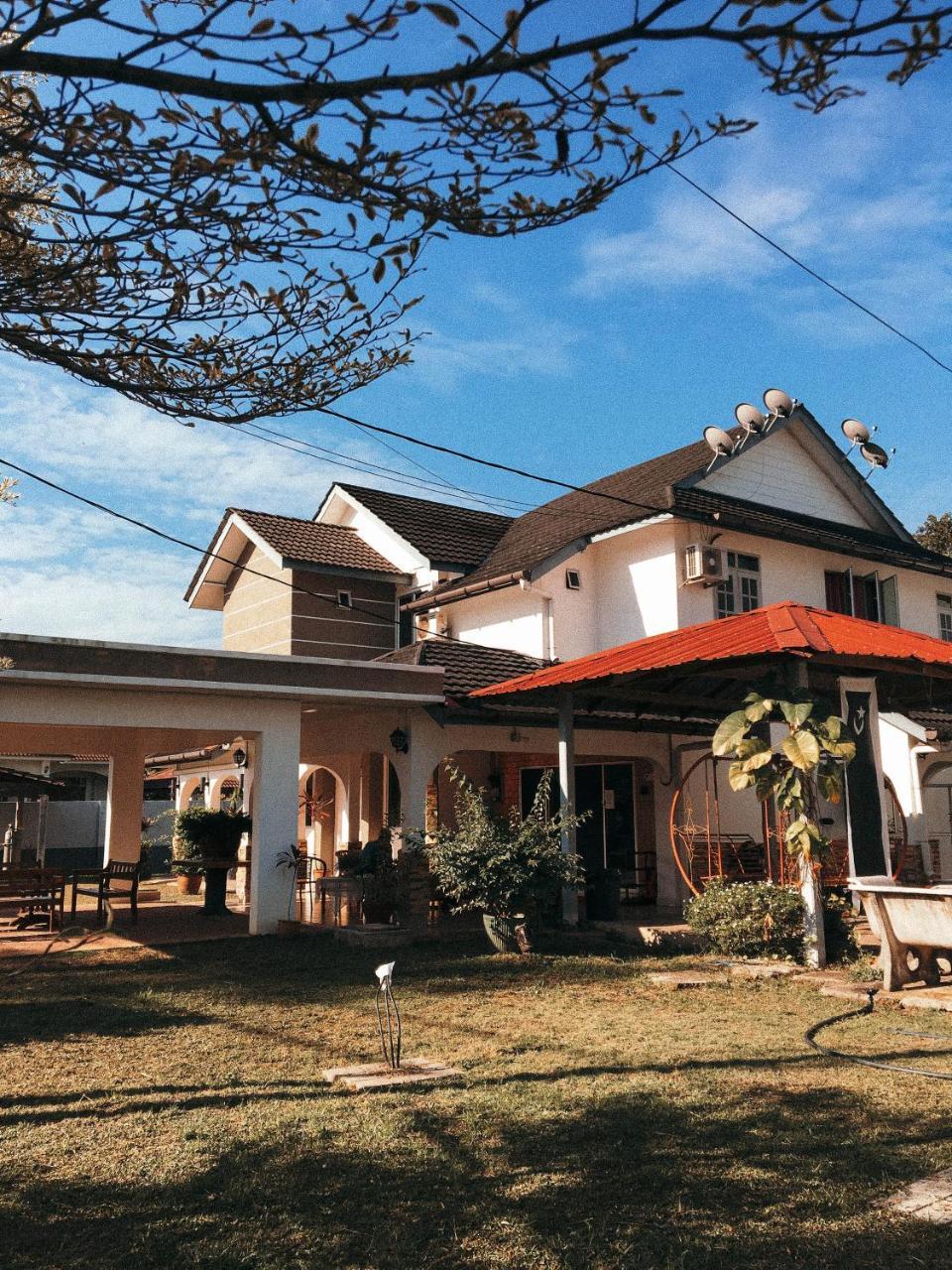Sura Inn Dungun Exterior photo