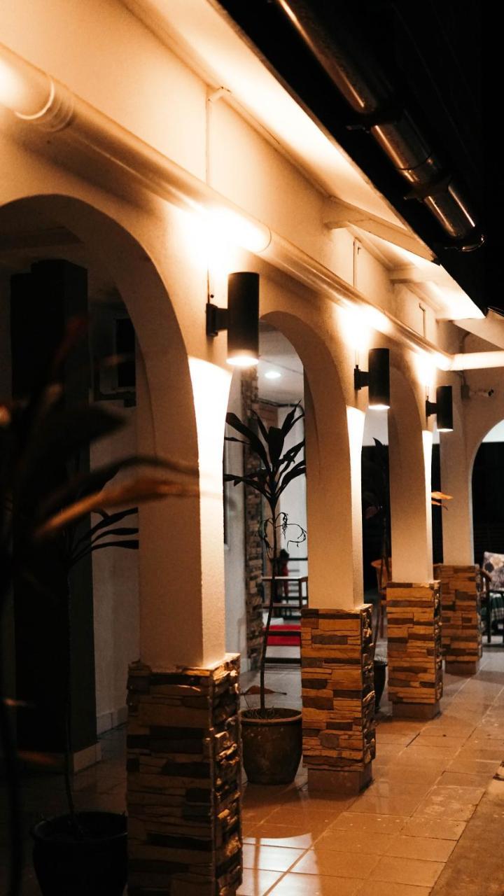Sura Inn Dungun Exterior photo